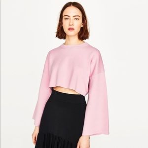 Cropped Sweatshirt with Wide Sleeves